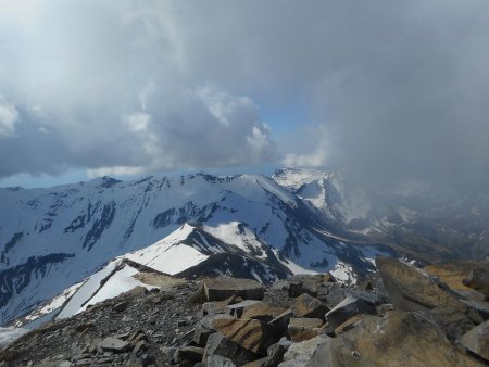 Sommet de la Grande Autane : vue sur la suite de la traversée.