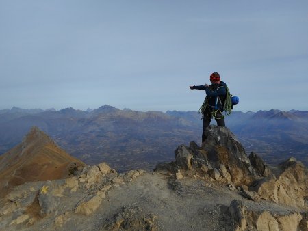 Au sommet du Pic de Gleize - regard vers le Pic de l’Aiguille