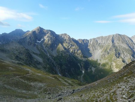 De l’autre côté du col, vers la Berranne, les Prés du Sellar.