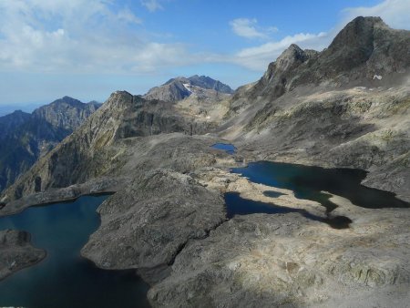 Sommet de l’Aiguille du Veyre : un oeil sur les lacs, tellement beaux !