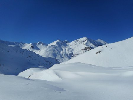 On arrive bientôt au torrent de Bruyère, vue dans le rétro.