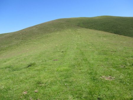 Montée directe au début, puis de biais.