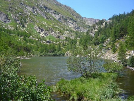 Le petit lac des Granges d’Arpon.