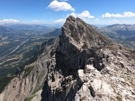 La vue côté Champsaur est vertigineuse