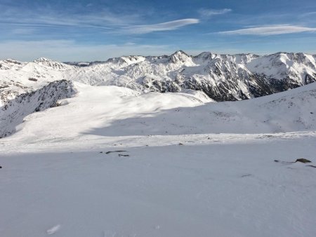 En descendant versant Est jusqu’à 2600m