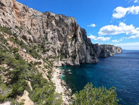 Vue sur la calanque du Devenson.