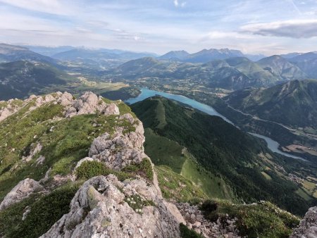 De la crête, vue sur le lac du Sautet