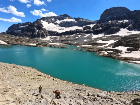 Contournement du lac par l’Est.