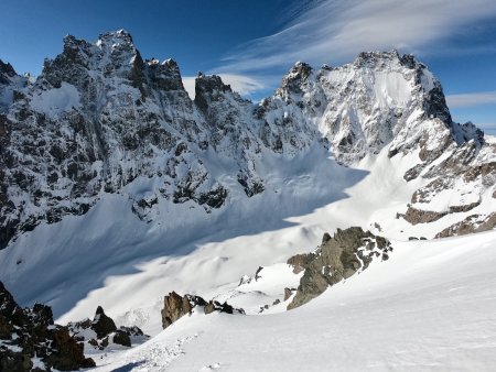 La face Nord-Ouest d’Ailefroide est maintenant visible.