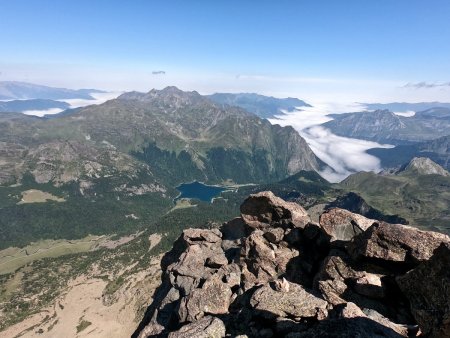 Pointe de France, vue vers le lac de Bious-Artigues Artigues et la vallée d’Ossau.