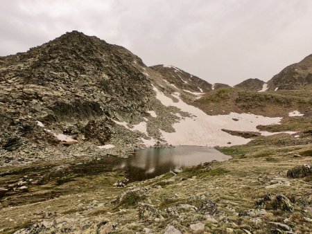 Lac 2384 et Puig de Solana Carnicera.