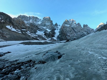 Arrivée sur le glacier supérieur.