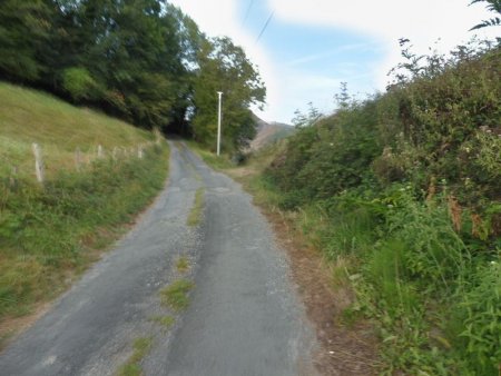 Après le passage sous la déviation, commence la montée.