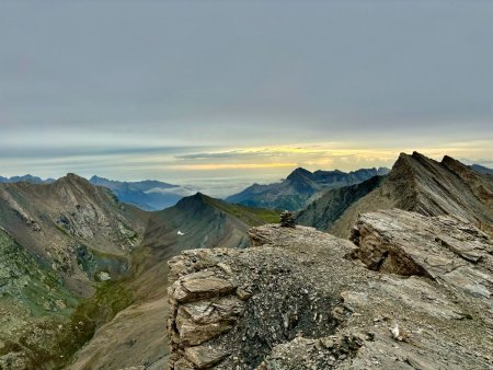 Arrivée à la brèche de la Dent Nord-Ouest