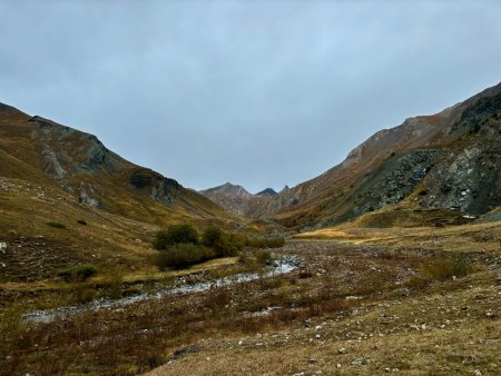 Le vallon se dévoile