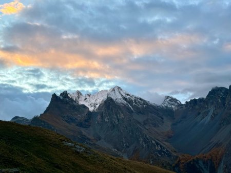 Lever du jour sur le massif du Chambeyron 