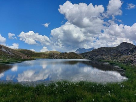 Lac Lérié, au fond les Trois Evêchés et le Goléon