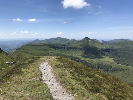 Du sommet secondaire le Puy Chavaroche et le Puy Mary