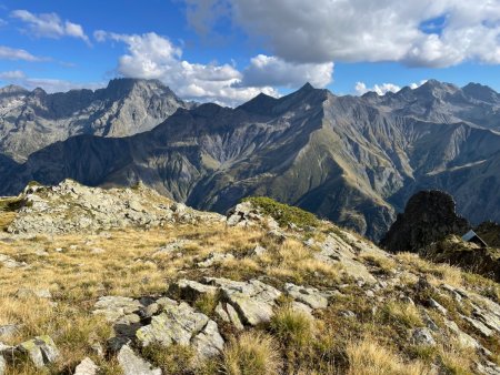 En descendant vers le Bivouac de Chalance 