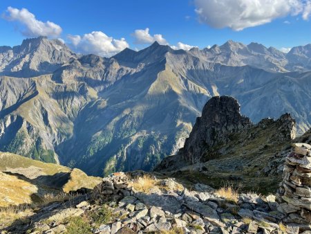 Sur la terrasse du Bivouac de Chalance 