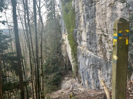 L’entrée de la Grotte des Moines