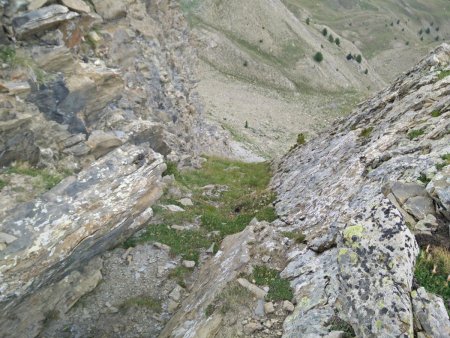 Petit couloir de descente sous le lac