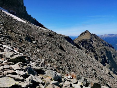 Traversée d’éboulis vers le Passo Degli Ometti (2767m)