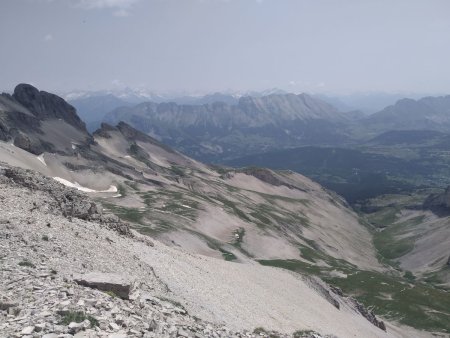 Du sommet, vue le Vallon de Charnier.