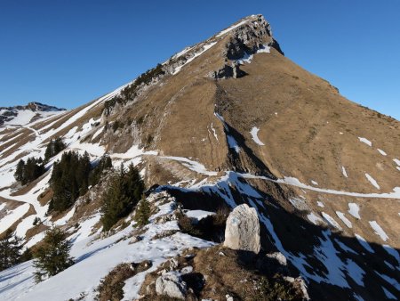 L’arête sud du Colombier, qui se monte presque entièrement à pied sec.