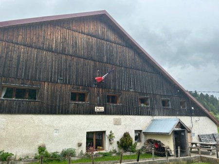 Aujourd’hui, une auberge tournée vers les plats de résistance (et les spécialités régionales comtoises)