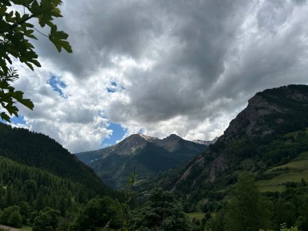 Regard arrière vers la Tête de Cassoun et la Tête de Vallon Claous