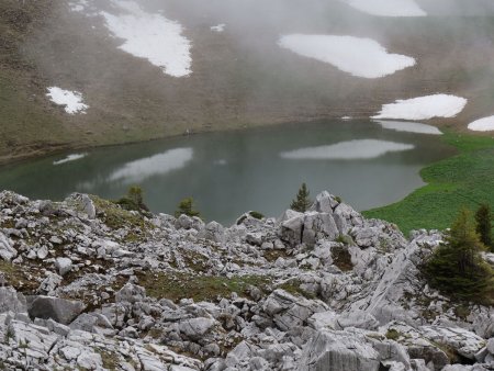 Un regard sur le lac de la Case.