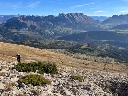 Le massif du Dévoluy que l’on ne quittera pas du regard, ou si peu