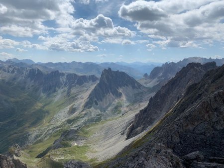 Roche Bernaude, Pointe Balthazar, Rocher de la Grande Tempête, Punta Rognosa, Roc del Boucher, Grand Glaiza, Mont Viso, Pic de Rochebrune, Pointe des Cerces. Aiguille Noire au premier plan.