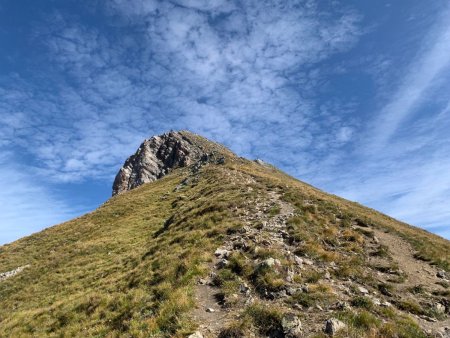 Regard arrière lors de la descente de l’arête