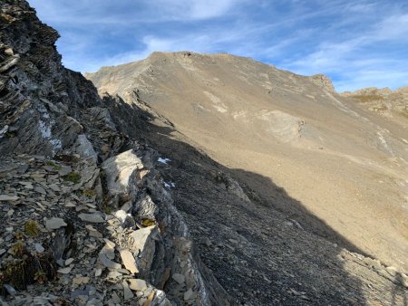 On contourne une nouvelle fois la crête par cette vire