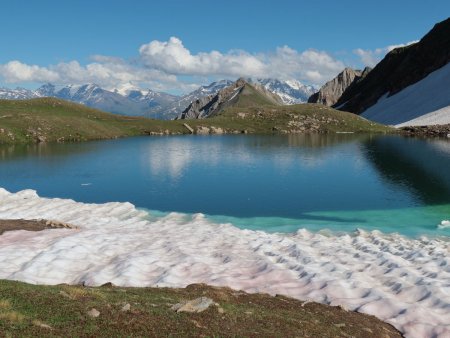 Le lac Riondet, bien dégelé.