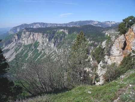 Le Dôme du Glandasse apparaît en arrière-plan