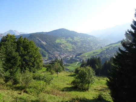 Descente vers la Clusaz