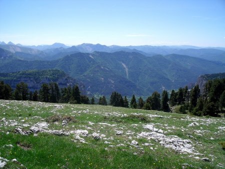 Au sud Toussière et la Montagne Durbonas