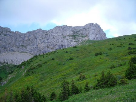 Le Plateau du Cornafion la crête des Rochers de l’Ours et le Roc Cornafion