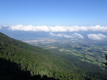 Les Ébats : au loin, le lac du Bourget