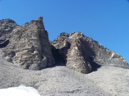 Tours détritiques de la crête de Côte Chaude.