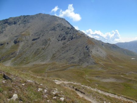 Les lacets du Mont Froid, face au Signal du Petit Mont Cenis