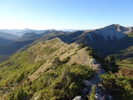 Regard arrière sur la crête parcourue