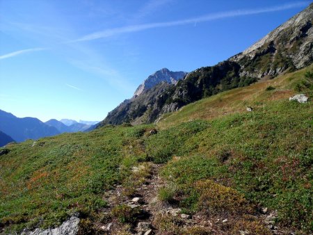 Le Grand Armet pointe sa cime, tout droit c’est la Combe de la Pisse