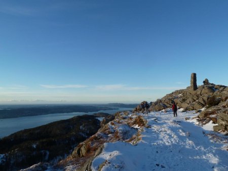 Le sommet de Blåmanen avec ses cairns.