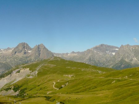 Aiguilles d’Encrenaz et de Mesure, Mont Buet, Aiguille de Loriaz.