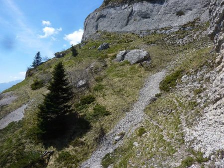 Une fois arrivé en face, un petit regard vers l’arrière pour voir d’où l’on vient. C’est chouette !