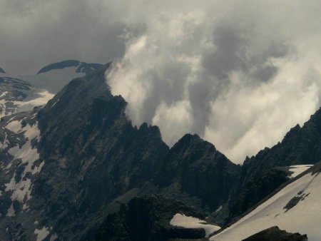 Zoom sur l’arête des Trois Dents